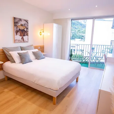Apartment Vue Proche Et Gare Menton